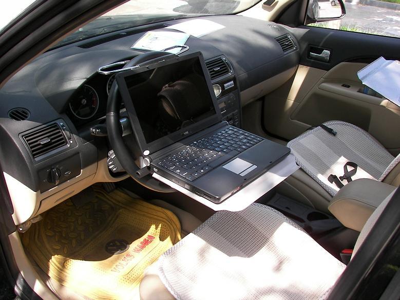T型车载铝合金笔记本电脑桌(多图)
