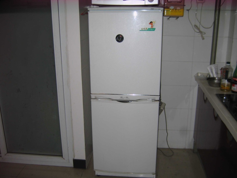 海尔双门冰箱,大容量,可送一电饭煲