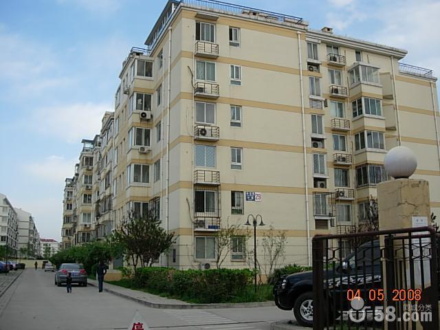 出售回龙观霍营城铁附近2009精装修2居室 六层板楼的二层。
