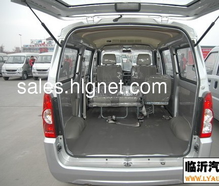 十年老汽车兵提供面包车搬家 长短途代驾 仓储寄存行李服务